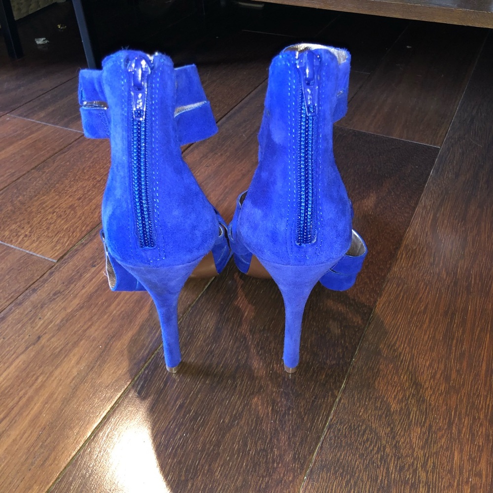 BCBG Blue Strappy Heels NEW - Picture 6 of 7